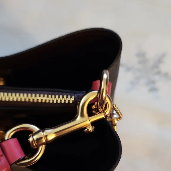 Coach Mini Town Bucket Crossbody Bag With Gold Hangtag. NWOT. H21292-C7269 - Picture 11 of 15